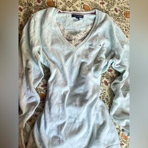 2000’s vintage tommy hilfiger sweater